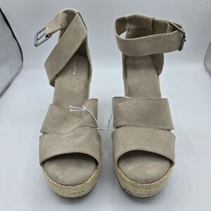 Women's New Heel Sandals, Cream Grey colored, Size 11, by Universal Thread 4in